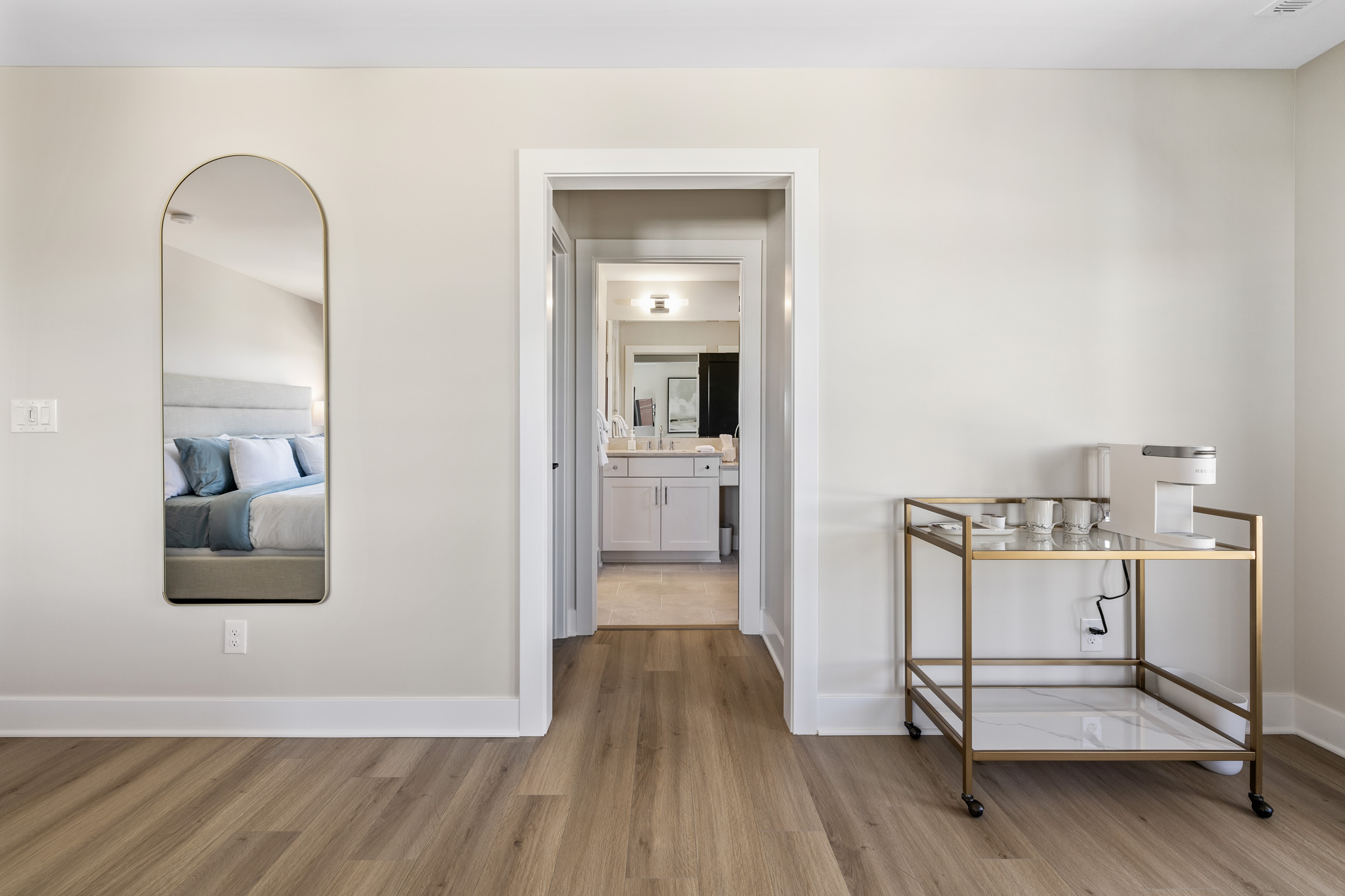 Get Ready In Style!

This property is a single-family home overlooking downtown Louisville. There are five (5) bedrooms, four (4) bathrooms, and sleeps thirteen (13).

This location is ideal for any wedding party, bourbon tours, sporting events, festivals, fireworks show or any other reason to visit the Derby city!